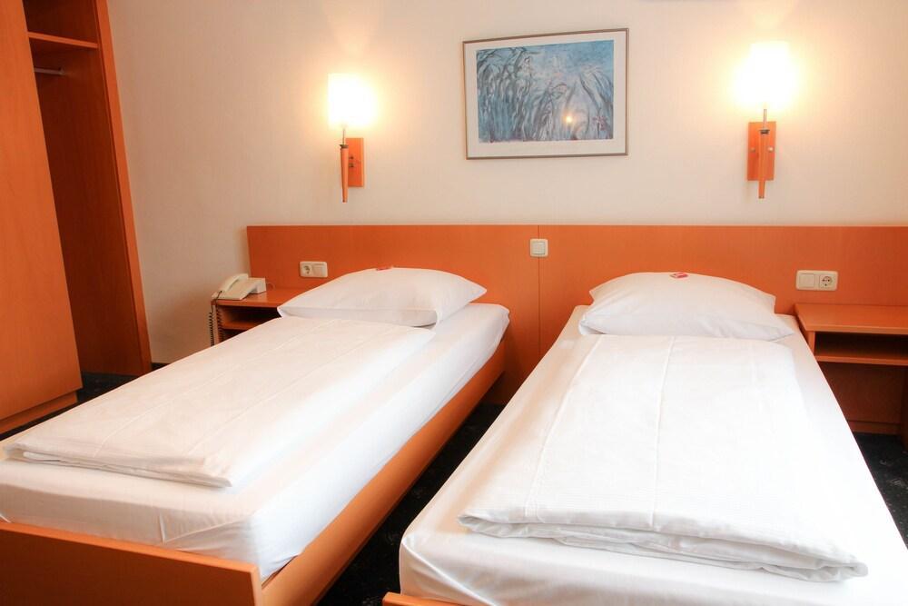 Hotel Битбург Экстерьер фото